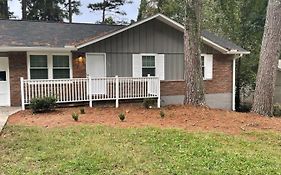 Come & Enjoy Minimalist Modern Home Near Atl Airport